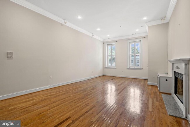 Building Photo - 1426 11th St NW