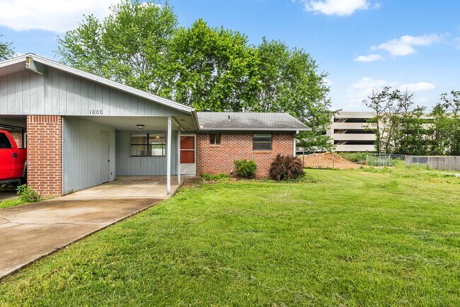 Foto del edificio - Convair Duplex
