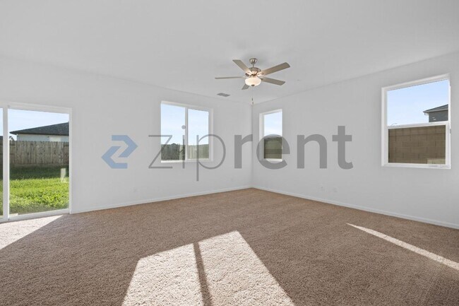 Foto del edificio - 10512 Santana Ln