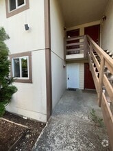 Building Photo - 9810 SW Lookout Terrace