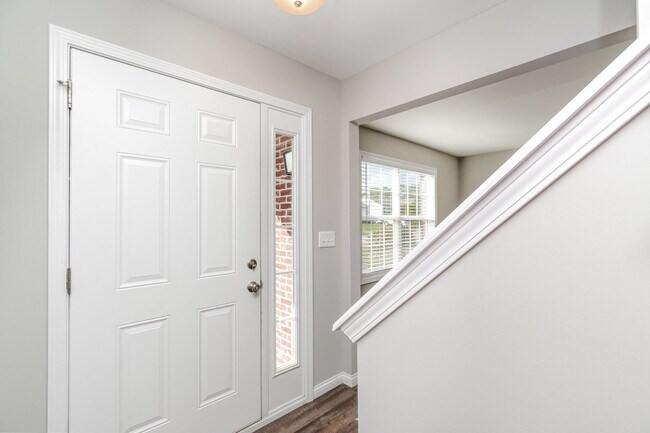 Foto del edificio - 444 Lost Creek Dr