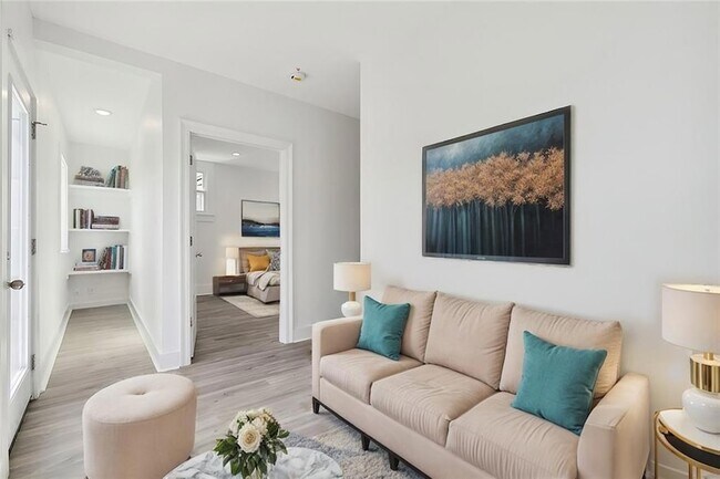 Foto del edificio - 1631 Louisa St