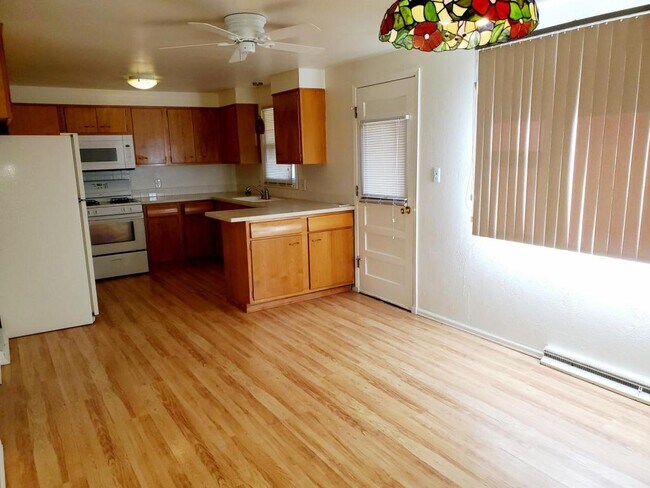 Building Photo - 3116 Sheridan Dr.