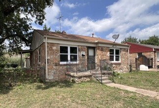 Building Photo - 3045 Pioneer Ave