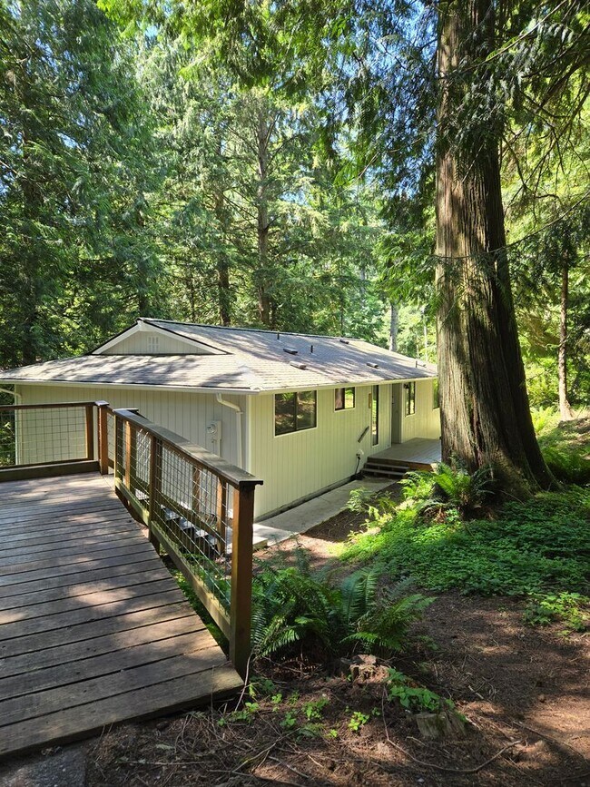 Foto del edificio - Charming 3-Bedroom Home in Sudden Valley –...