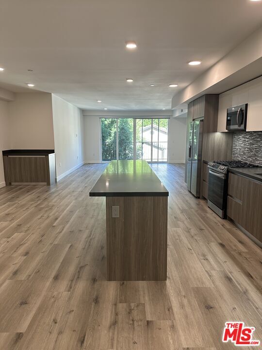 Foto del edificio - 4806 Sylmar Ave