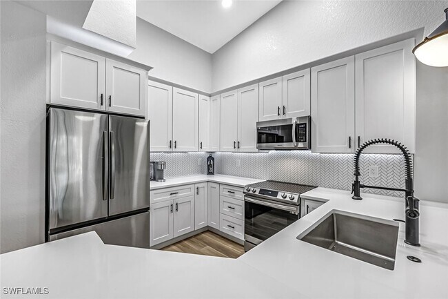 Foto del edificio - 7741 Pebble Creek Cir