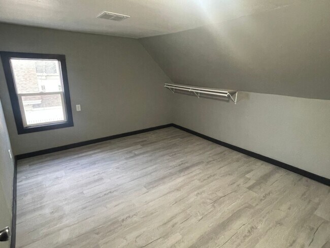 Foto del edificio - 952 Elmwood Ave