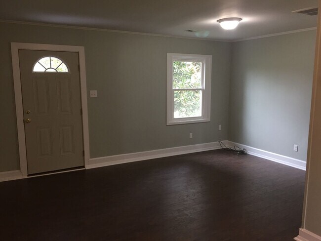 Foto del edificio - 2BD Duplex in Pendleton for Rent! Only $1,...
