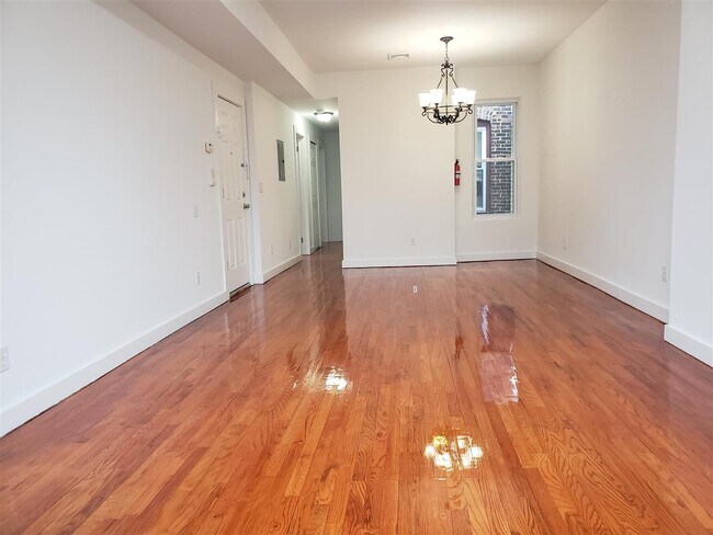 Building Photo - 6 50th St