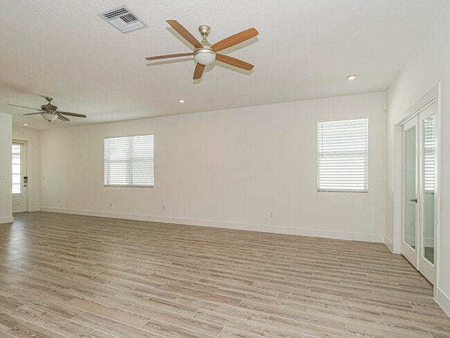 Building Photo - 11551 SW Viridian Blvd
