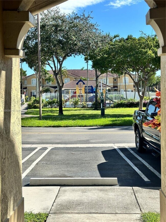 Foto del edificio - 8258 NW 108th Pl