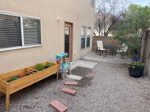 Foto del edificio - 4260 Altura Mesa Ln NE