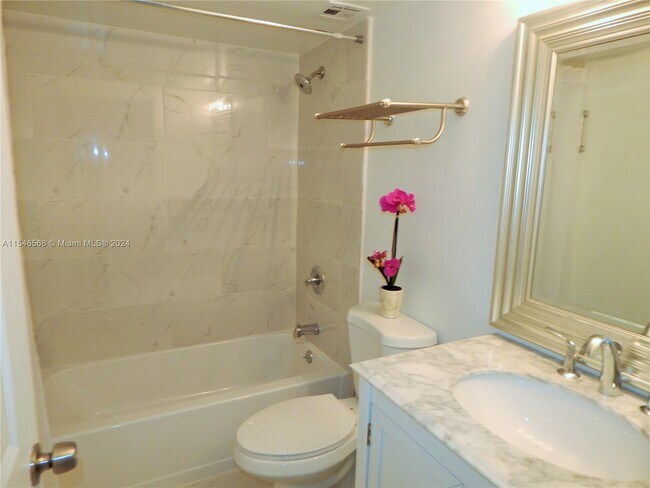 Foto del edificio - 170 Ocean Ln Dr