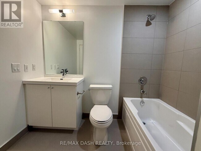 Photo du bâtiment - 2545-2545 Simcoe St N