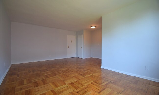 Building Photo - 207 Drake Ave