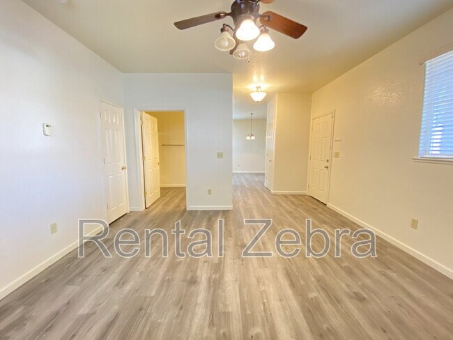 Foto del edificio - 718 W 18th St
