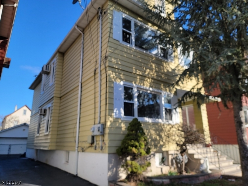 Primary Photo - 162 Mahar Ave