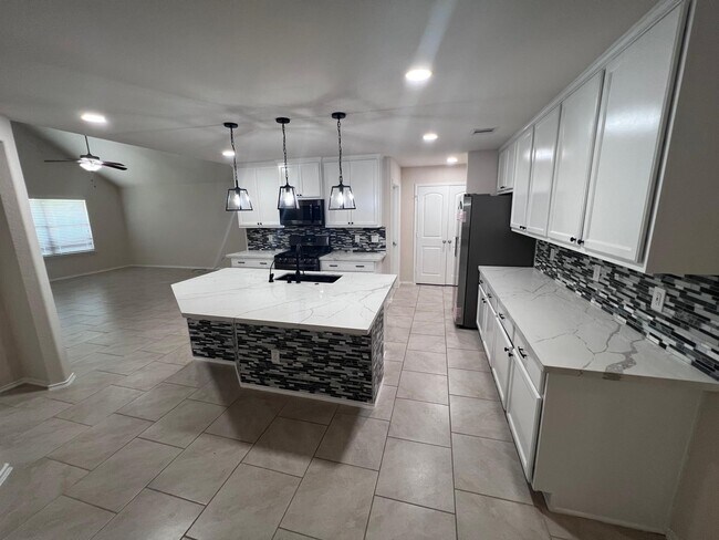 Foto del edificio - 23603 Norcia Ct