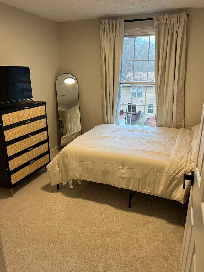 Building Photo - 442 Shady Glen Dr