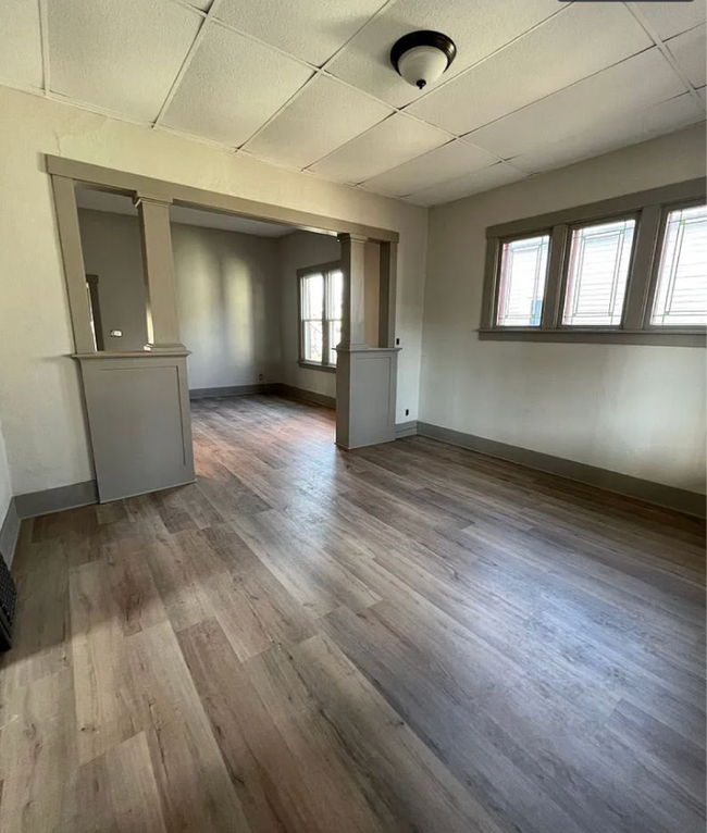 Building Photo - 1025-1027 Redfield