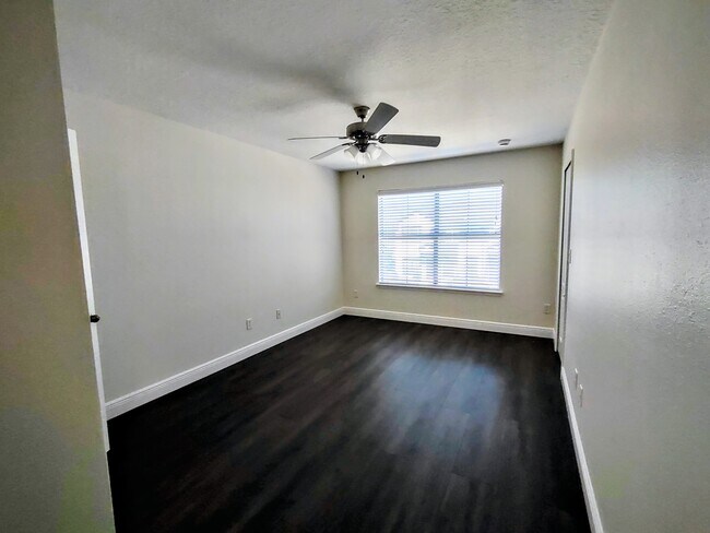 Foto del edificio - 653 Drake Bay Terrace