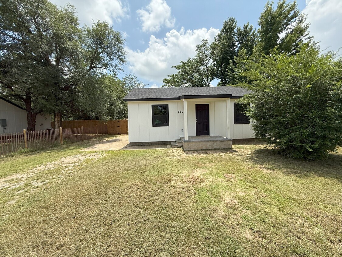Foto principal - 8624 NE 17th St