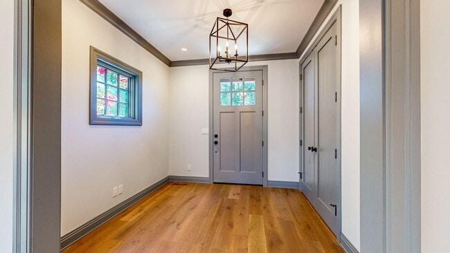 Building Photo - Luxury 3 Bedroom 2.5 Bath with 2 Car Garag...