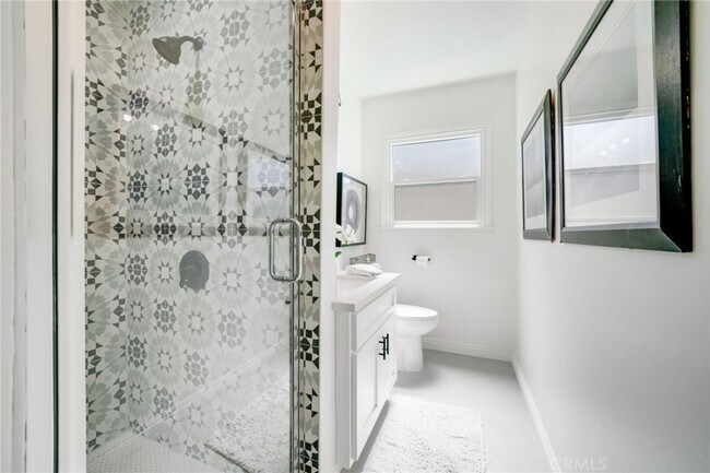 front house - 5222 W Carson St