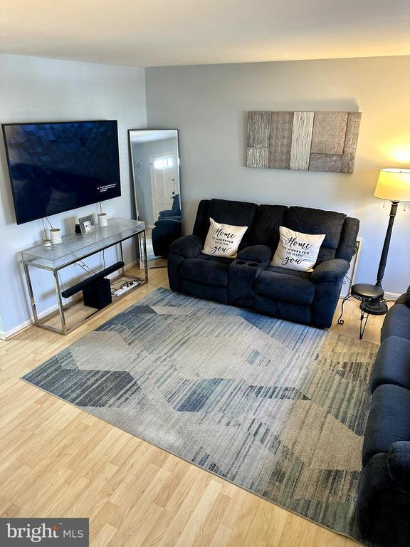 Foto del edificio - 5985 Grand Banks Rd