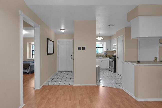 Foto del edificio - 83 Summer Crest Cir