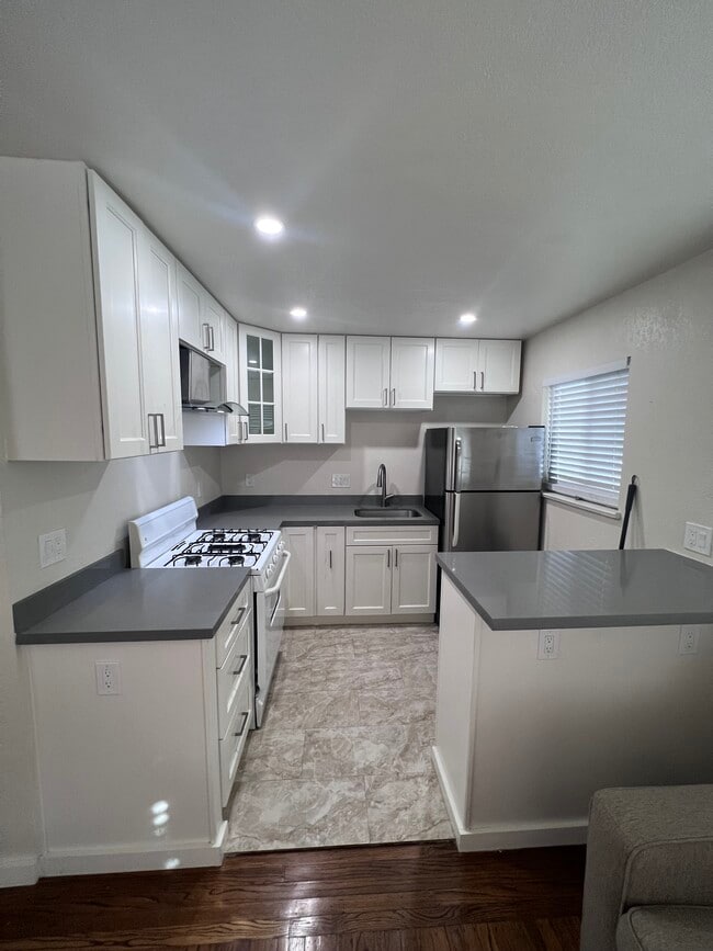 Foto del edificio - 3801 Nevin Ave