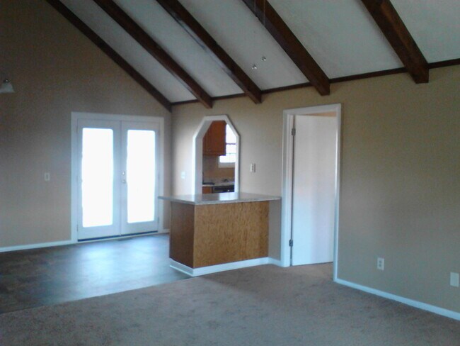 Building Photo - 324 Peggy Dr