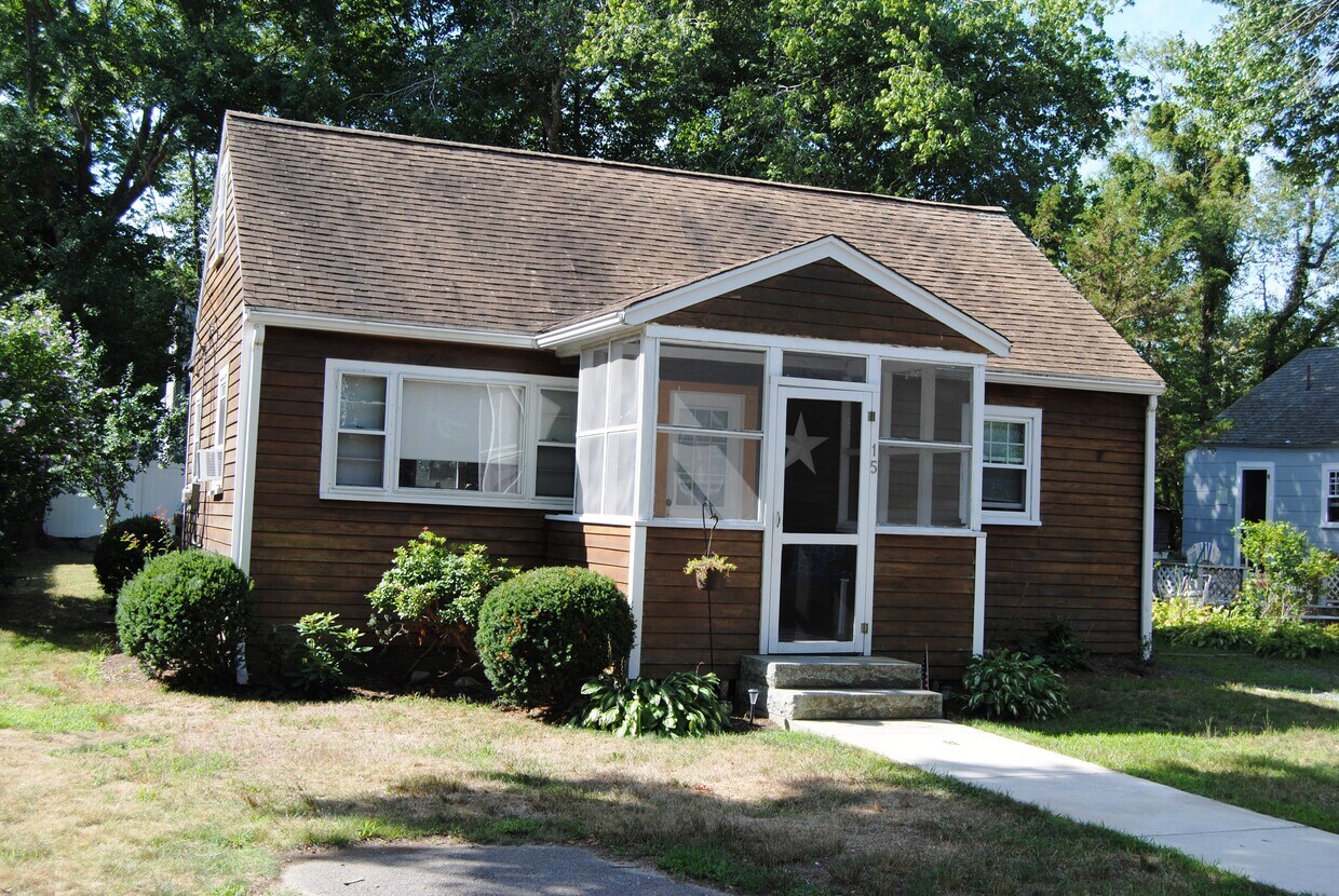 Primary Photo - 15 Ellis Ave