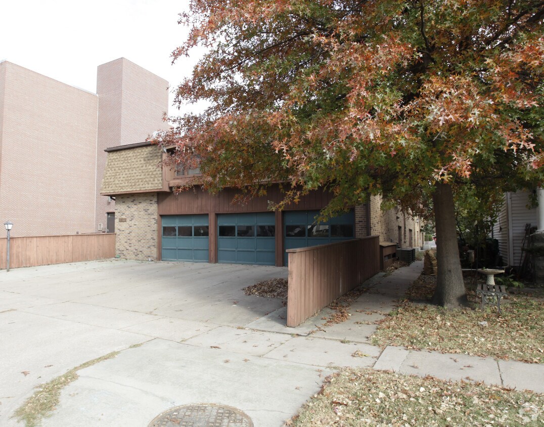 Foto del edificio - 2612 N 49th St