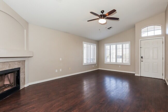 Foto del edificio - 867 E Morelos St