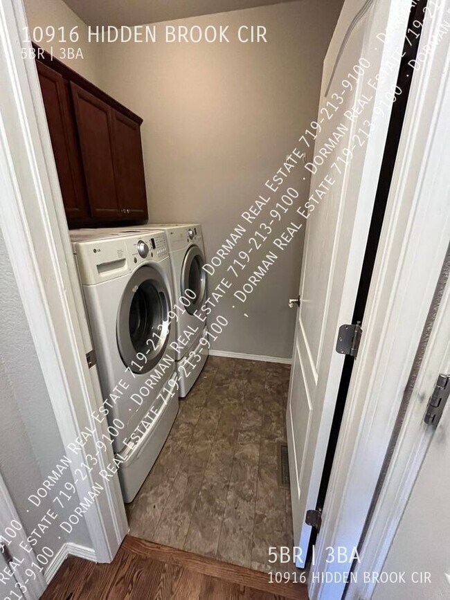 Foto del edificio - 10916 Hidden Brook Cir