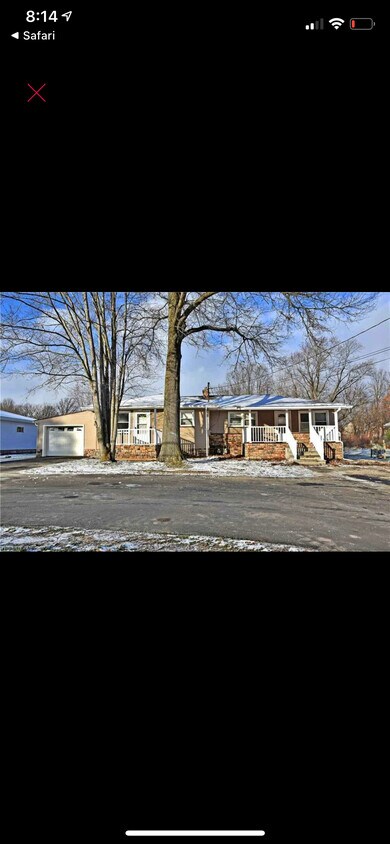 Primary Photo - 1463 Deforest Rd SE
