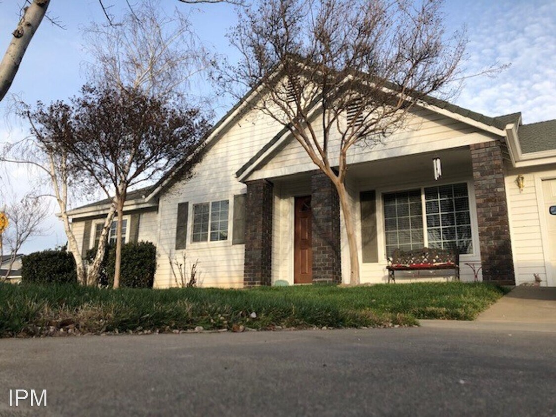 3 br, 2 bath House 1113 Admiral Lane House Rental in Chico, CA