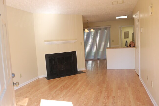 Foto del edificio - 113 Chaucer Ct