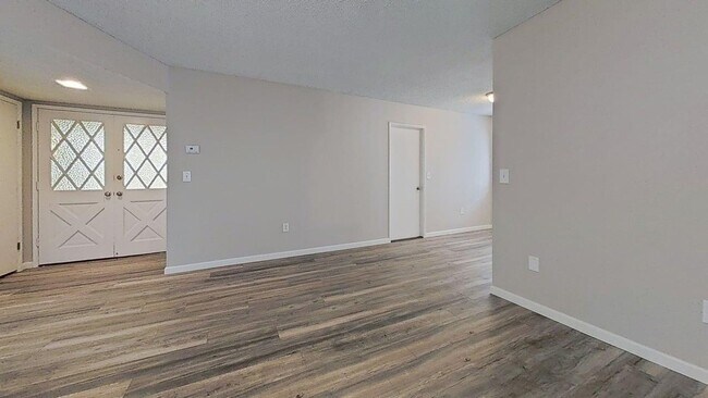 Building Photo - 577 Montebello Pl