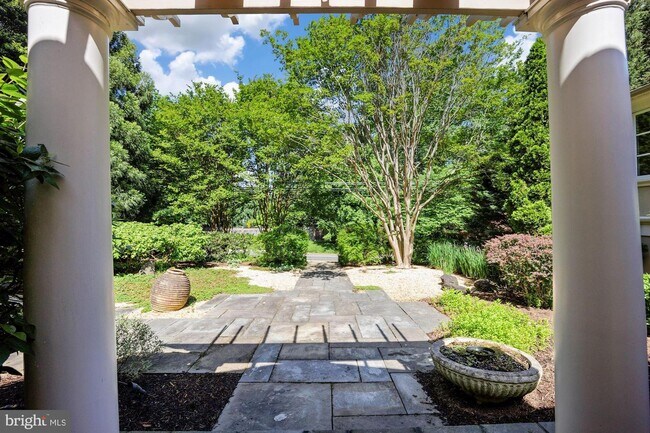 Foto del edificio - 7711 Brookville Rd
