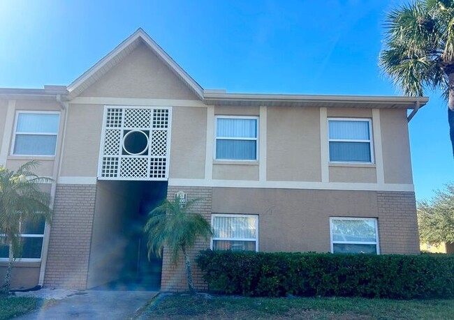 Spacious 2/2 Cozy Condo with a Screened Ba... - Spacious 2/2 Cozy Condo with a Screened Ba...