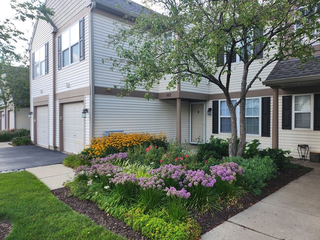Building Photo - 2435 SHEEHAN Dr