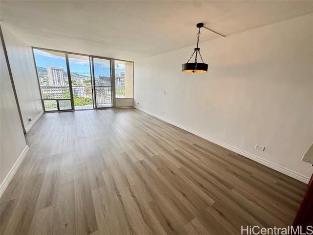 Building Photo - 2474 Kapiolani Blvd
