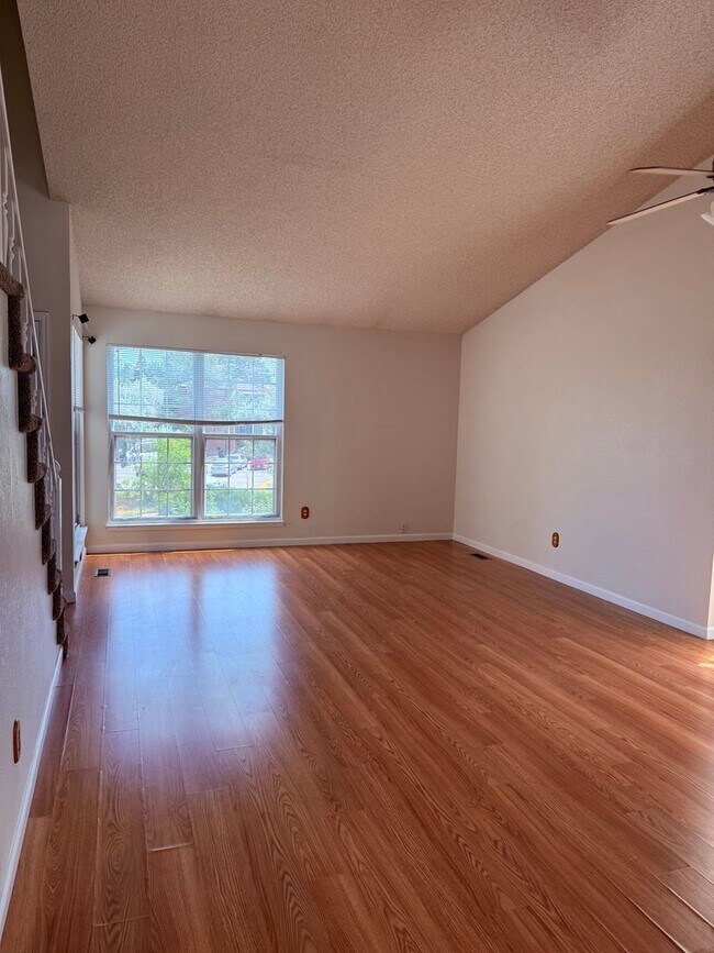 Foto del edificio - Fabulous 3br 2ba home in foothills of Golden
