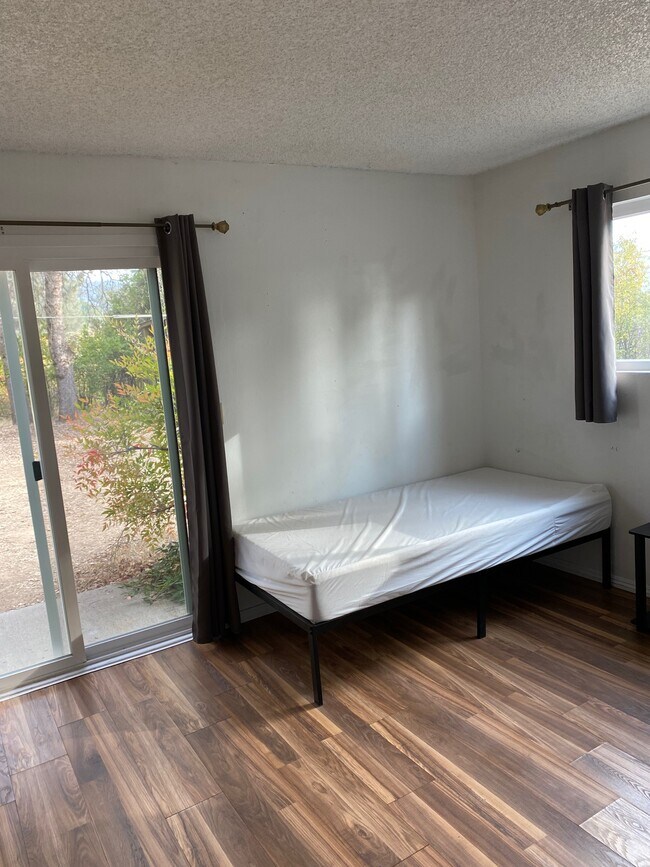 Foto del edificio - 42896 Country Club Dr W