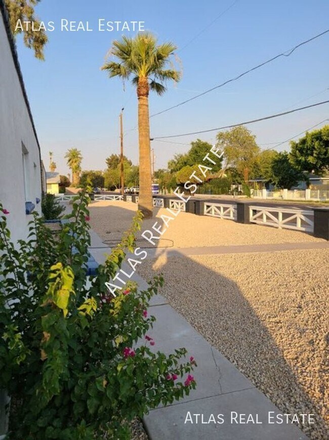 Foto del edificio - COMING SOON!!  Newly Renovated 2 bedroom