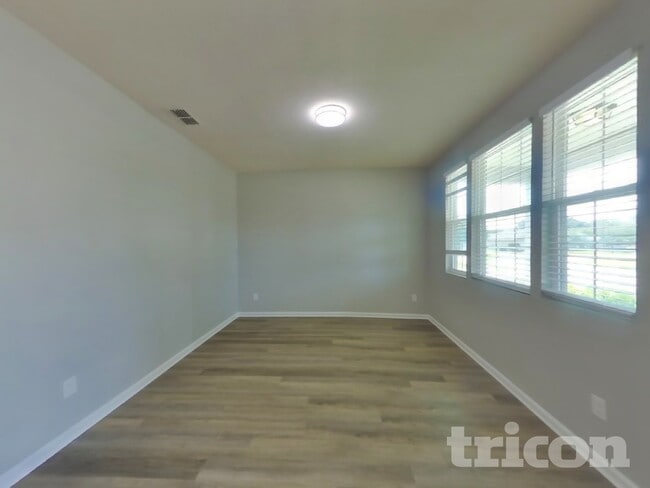 Building Photo - 372 Harley Dr