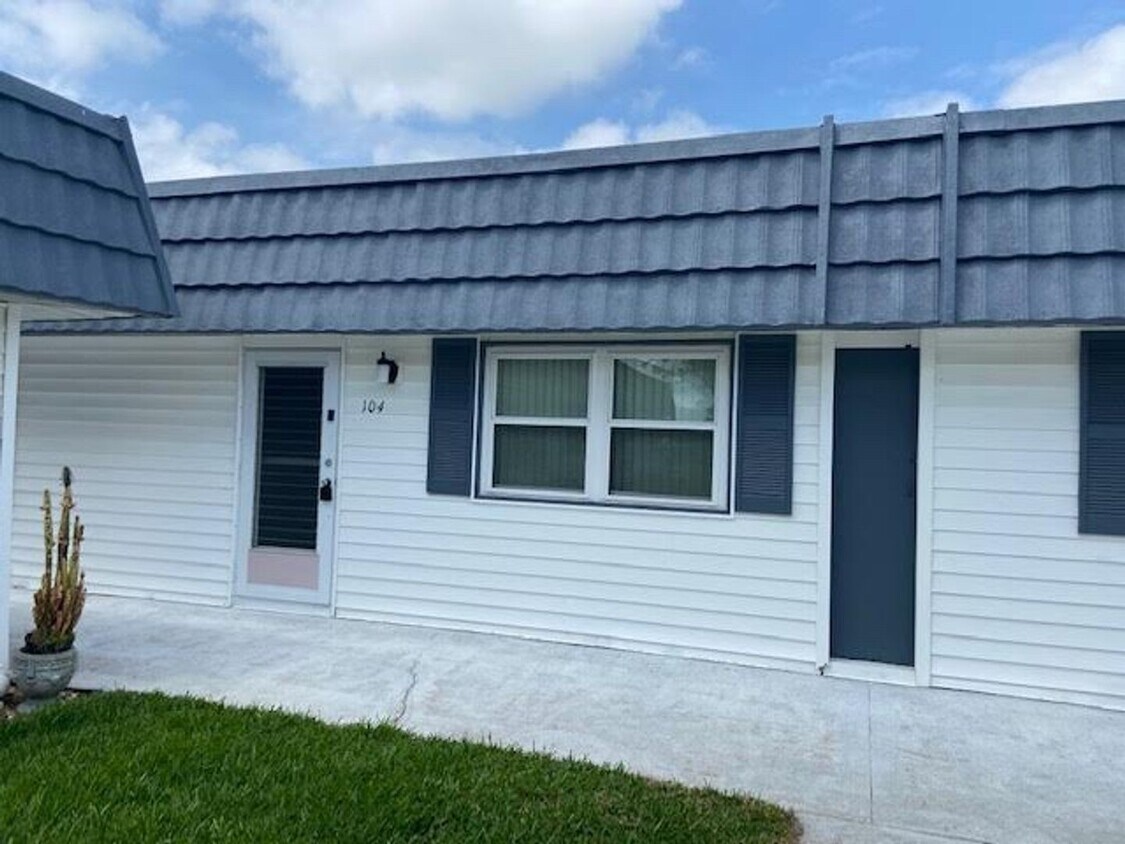 Foto principal - 205 Andover Pl N